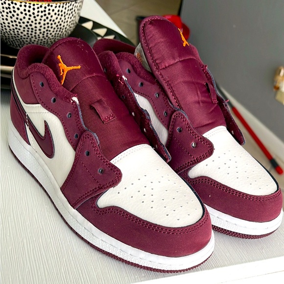 Night Maroon Jordan 1 Low - Picture 2 of 7